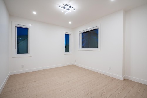15569 Oxenham Avenue, White Rock, BC 