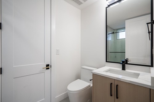 15569 Oxenham Avenue, White Rock, BC 