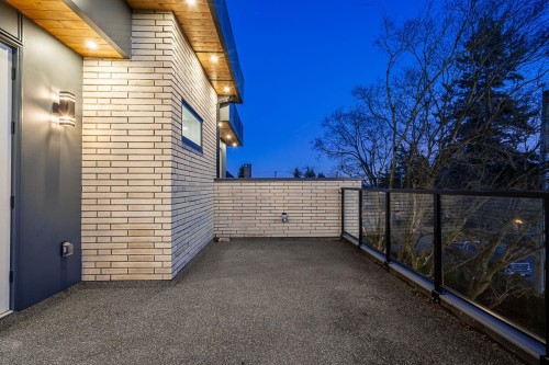 15569 Oxenham Avenue, White Rock, BC 