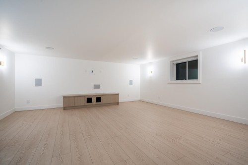 15569 Oxenham Avenue, White Rock, BC 