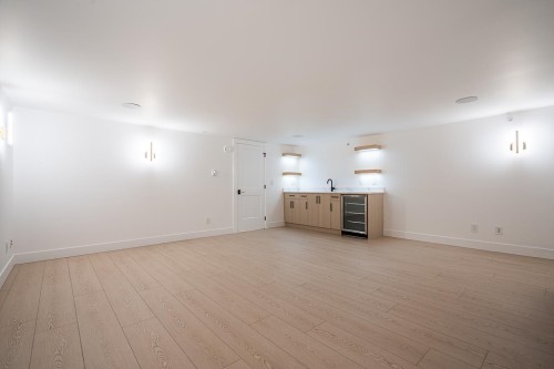 15569 Oxenham Avenue, White Rock, BC 