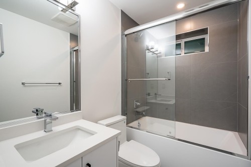 15569 Oxenham Avenue, White Rock, BC 
