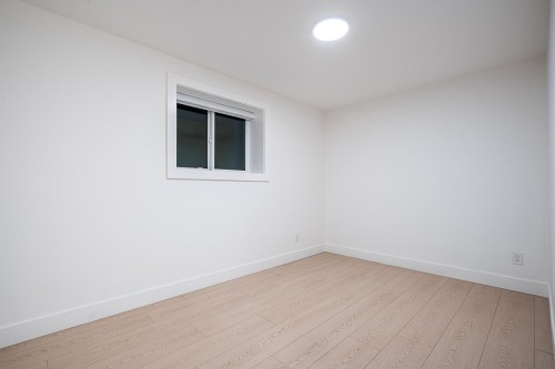 15569 Oxenham Avenue, White Rock, BC 