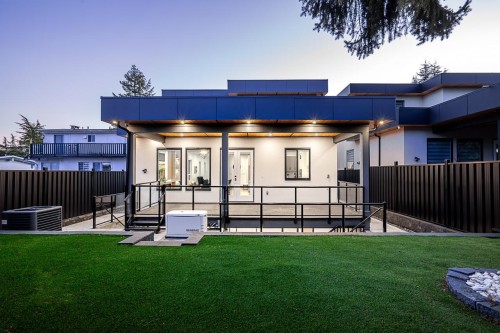 15569 Oxenham Avenue, White Rock, BC 