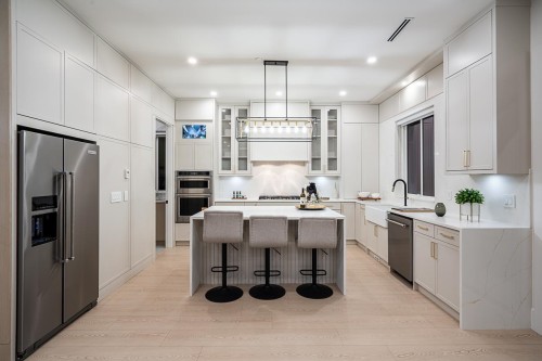 15569 Oxenham Avenue, White Rock, BC 