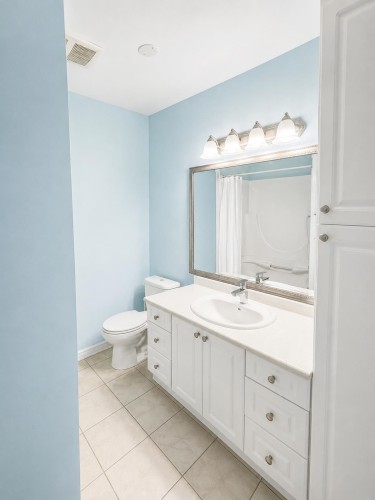 14748 Upper Roper Avenue, White Rock, BC - Indoor Photo Showing Bathroom
