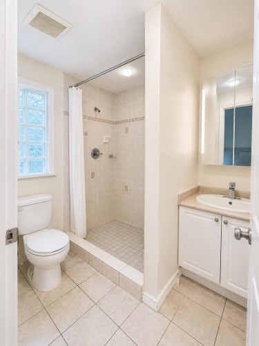 14748 Upper Roper Avenue, White Rock, BC - Indoor Photo Showing Bathroom