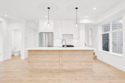 13-12770 105 Avenue Surrey, BC V3V 0H2