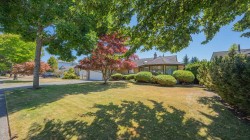 14076 19a Avenue  Surrey, BC V4A 7Z6