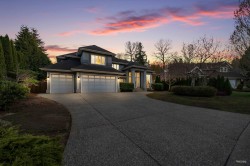 13572 22a Avenue Surrey, BC V4A 9V2