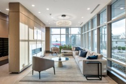 402-15165 Thrift Avenue  Surrey, BC V4B 0C1