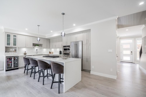 12-17033 Fraser Highway, Surrey, BC 