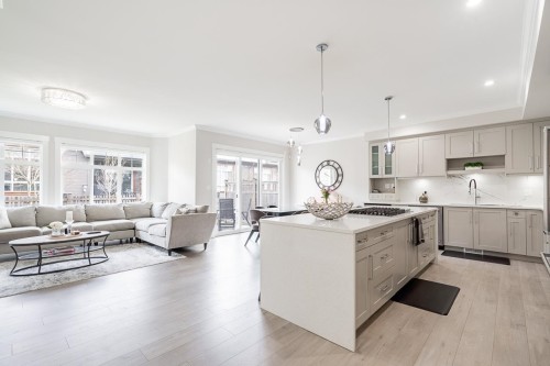 12-17033 Fraser Highway, Surrey, BC 