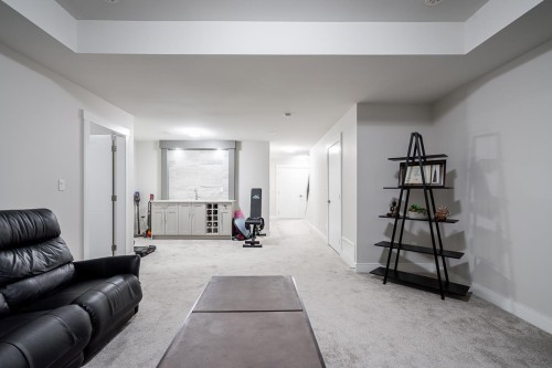 12-17033 Fraser Highway, Surrey, BC 