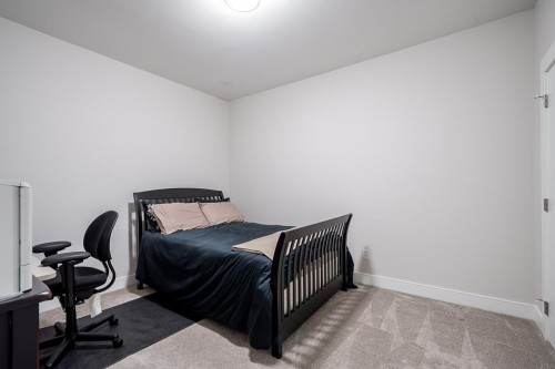 12-17033 Fraser Highway, Surrey, BC 