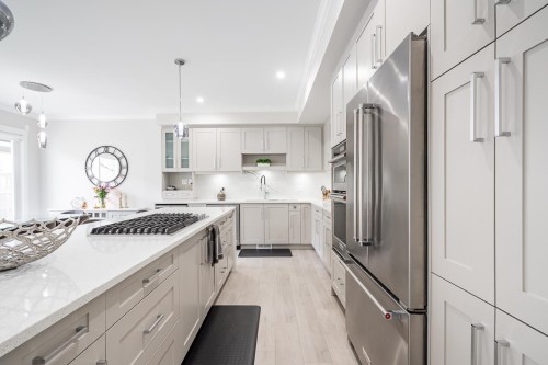 12-17033 Fraser Highway, Surrey, BC 