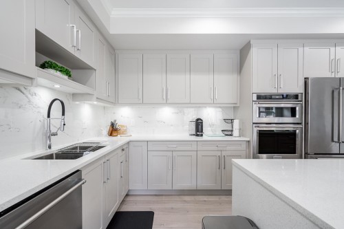 12-17033 Fraser Highway, Surrey, BC 