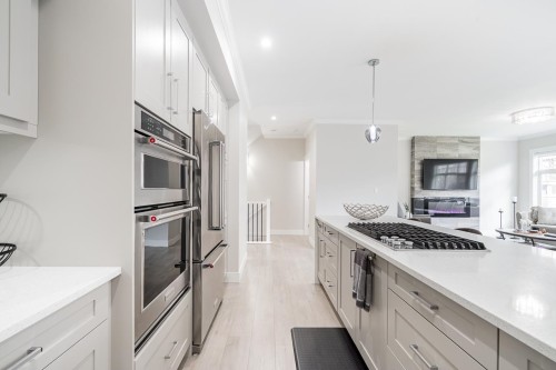12-17033 Fraser Highway, Surrey, BC 