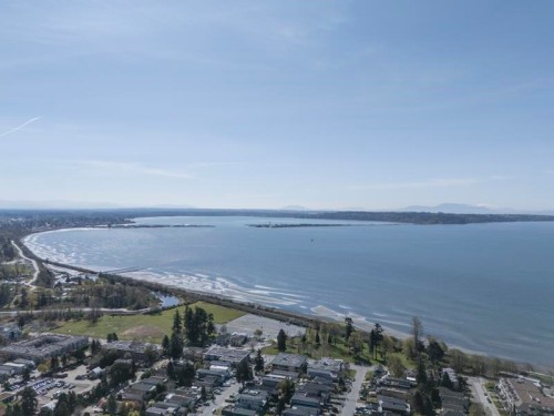 15662 Semiahmoo Avenue, White Rock, BC 