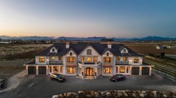 16927 40 Avenue Surrey, BC V3Z 1C8