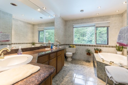 20244 27 Avenue, Langley, BC 