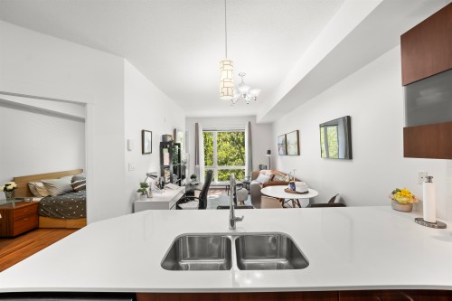 203-13321 102A Avenue, Surrey, BC 