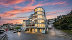 404-14955 Victoria Avenue  White Rock, BC V4B 1G2