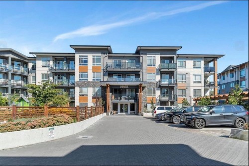 302-19935 75A Avenue, Langley, BC 
