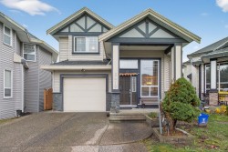 6418 137a Street Surrey, BC V3W 1S6