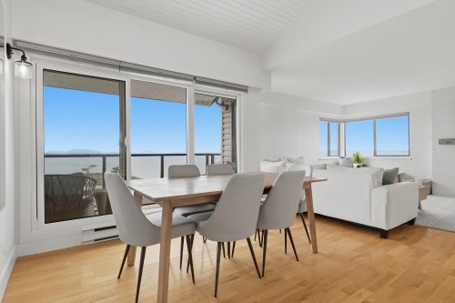 301-15041 Prospect Avenue  White Rock, BC V4B 2B5