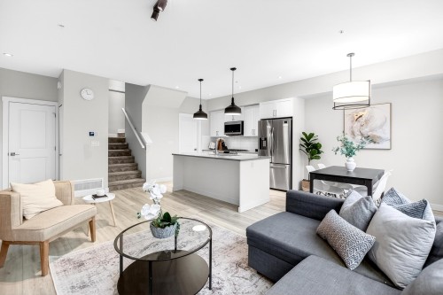 21-8371 202b Street  Langley, BC V2Y 4K6