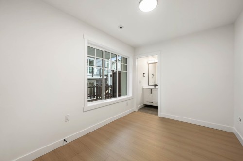 19-7716 207 Street, Langley, BC 