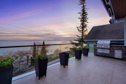 15377 Marine Drive White Rock, BC V4B 1C8