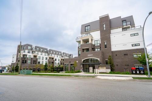 501-20077 84 Avenue  Langley, BC V2Y 3X7