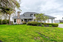 15464 60a Avenue Surrey, BC V3S 7H6