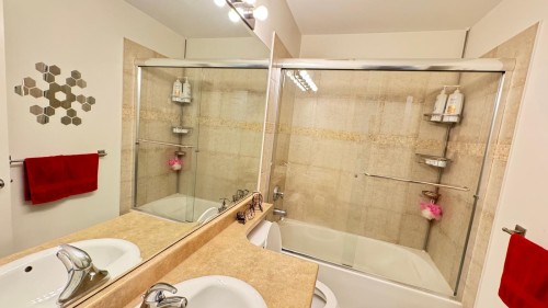 15-16588 Fraser Highway, Surrey, BC 