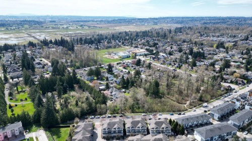15-16588 Fraser Highway, Surrey, BC 
