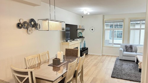15-16588 Fraser Highway, Surrey, BC 
