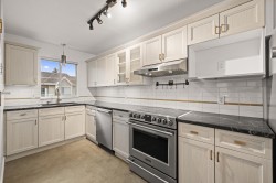 302-5556 201a Street Langley, BC V3A 8K5