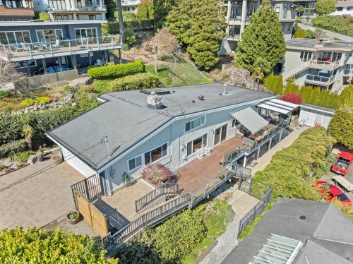 15535 Royal Avenue  White Rock, BC V4B 1N5