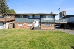 11925 92a Avenue Delta, BC V4C 3N3