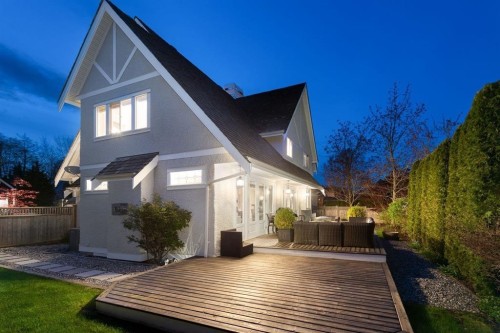 3758 Devonshire Drive, Surrey, BC 