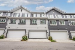 40-15489 99a Avenue Surrey, BC V3R 0G9