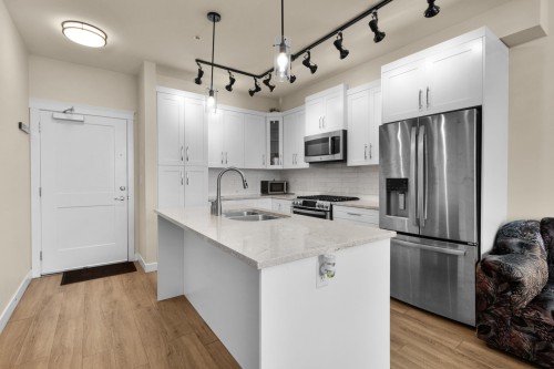 612-11077 Ravine Road  Surrey, BC V3T 0R7