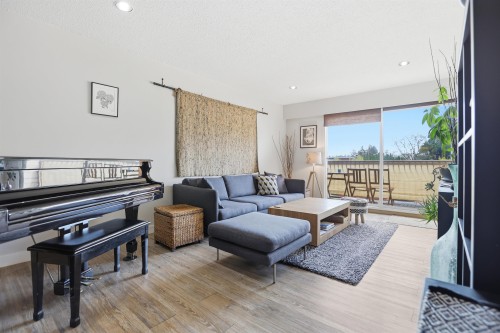 215-11816 88 Avenue  Delta, BC V4C 3C5