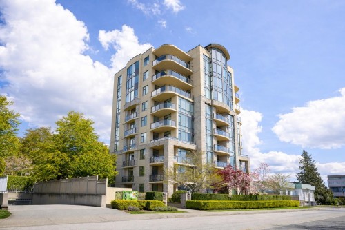 402-15445 Vine Avenue  White Rock, BC V4B 2T3