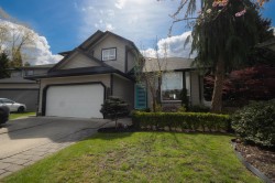 6739 178b Street Surrey, BC V3S 9E1