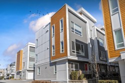 22-19628 55a Avenue Langley, BC V3A 0M6