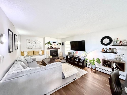 301-1389 Winter Street  Surrey, BC V4B 3Y2