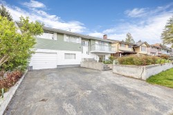 13886 78 Avenue Surrey, BC V3W 5Z7